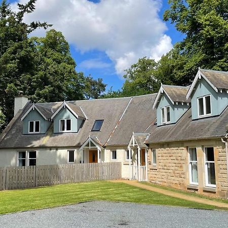 Estate Houses At Carberry Tower EDI Exterior photo