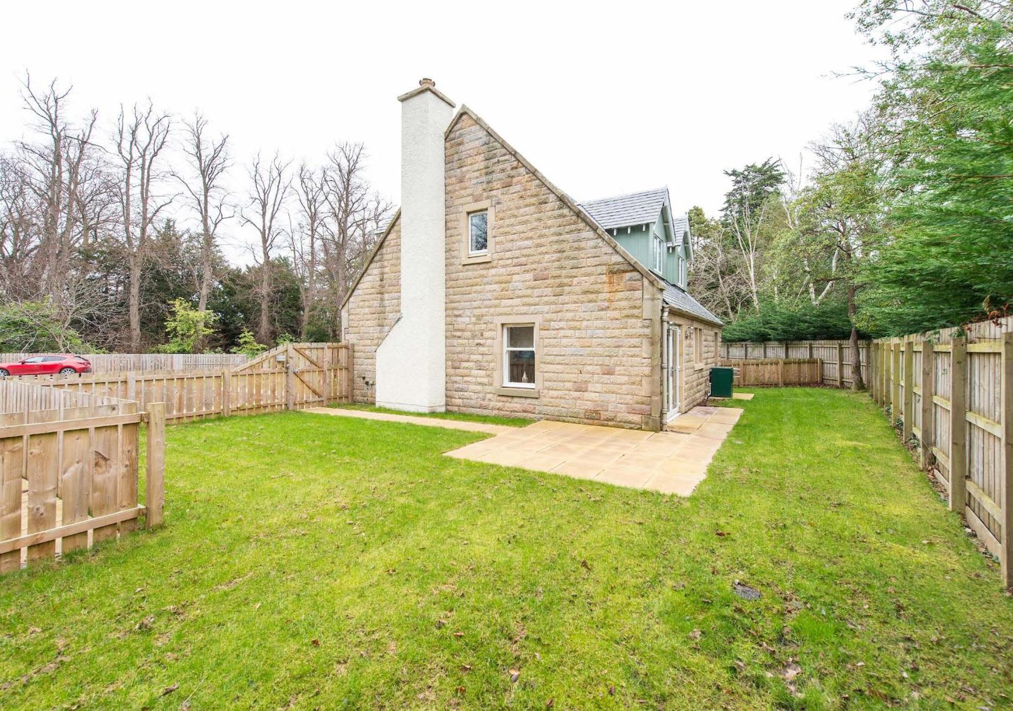 Estate Houses At Carberry Tower EDI Exterior photo