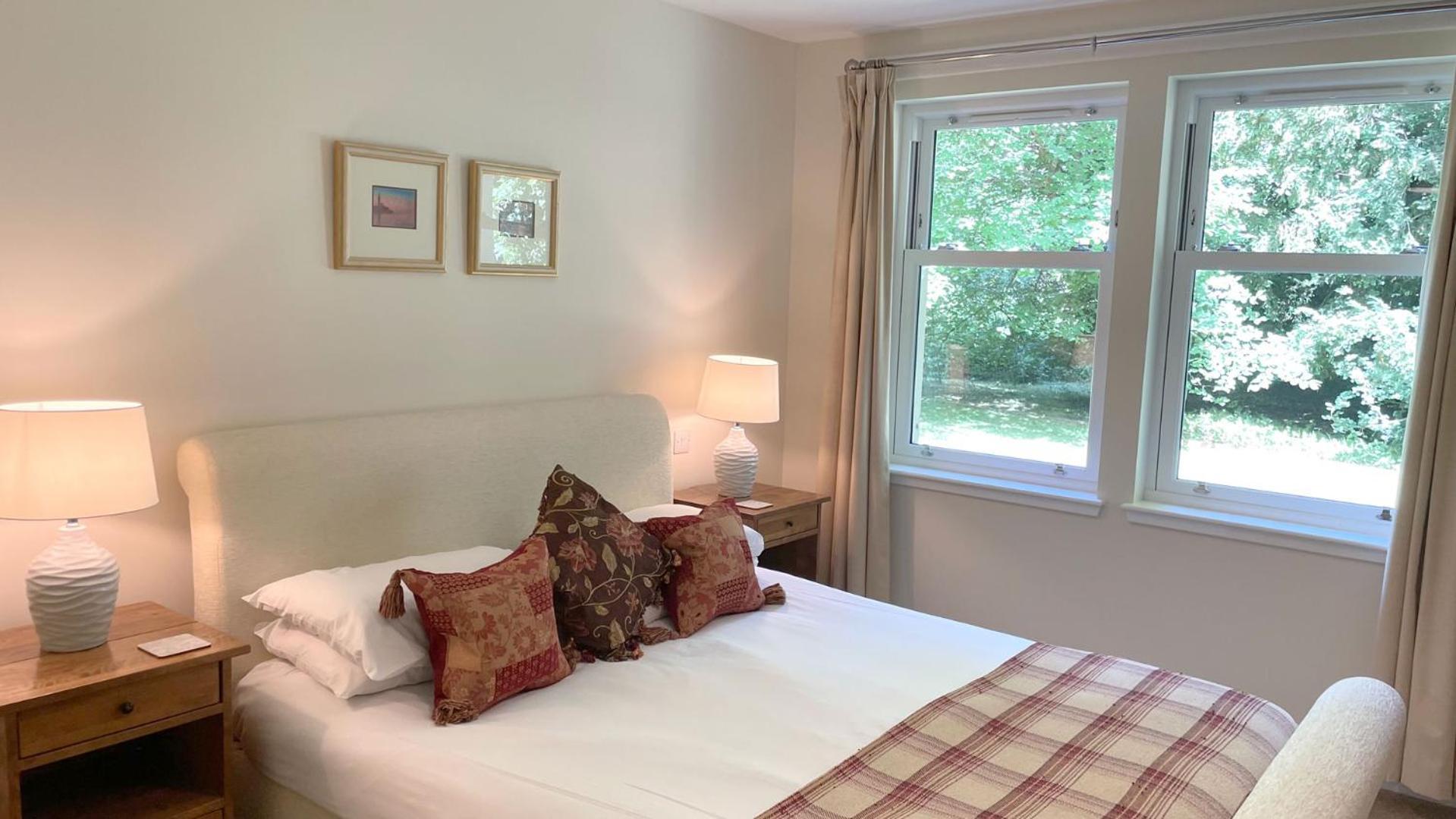 Estate Houses At Carberry Tower EDI Room photo